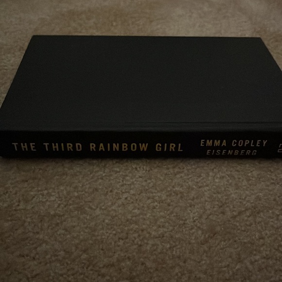 Practically brand new non fiction murder mystery, The The Third Rainbow girl - Picture 3 of 3